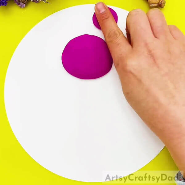 Flattening The Clay Balls Into Circles- Making an Underwater Picture with Clay for the Kids 