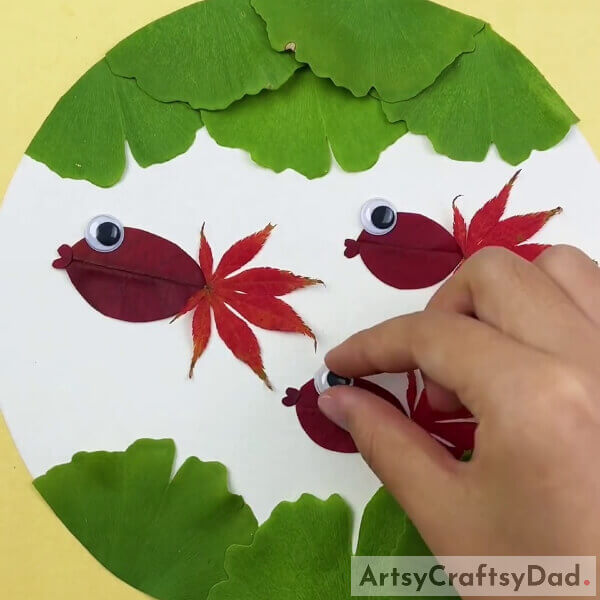 Googly Eyes- Learn to Construct a Fish with Leaves Underwater