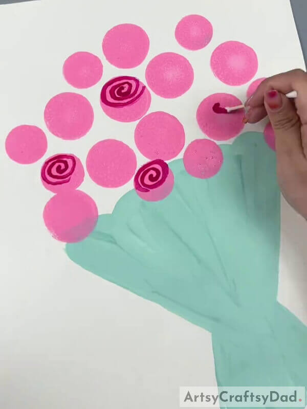 Making Spirals- Teach Your Kids How to Produce a Rose Bouquet Stamp Painting
