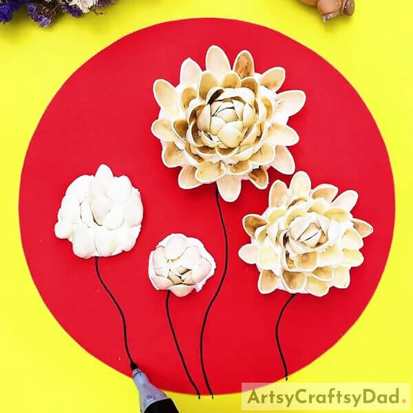 Making Stem Of The Flowers - Get the Instructions to Make a Chrysanthemum Flower Garden with Clay and Pistachio Shells 