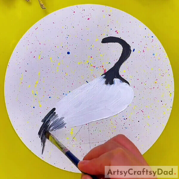 Paint the lower body of the crane - Tutorial for Painting a Crane Bird for Beginners 