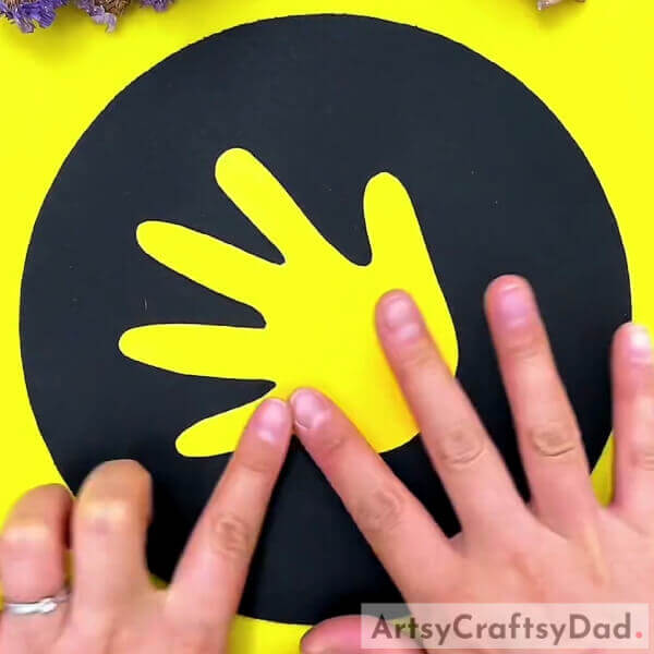 Pasting The Palm- Learn how to make a Palm Cutout Duck with paper for kids.