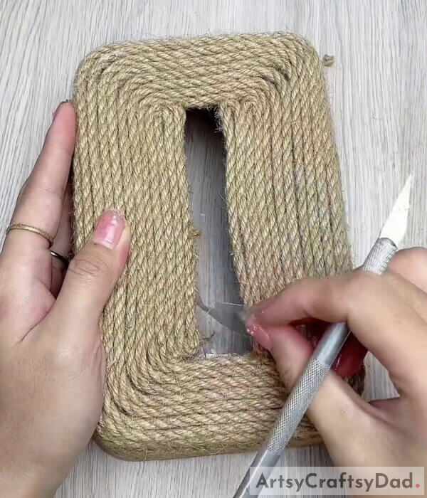 Remove the Portion - Guide to making a tissue box with jute thread decorations
