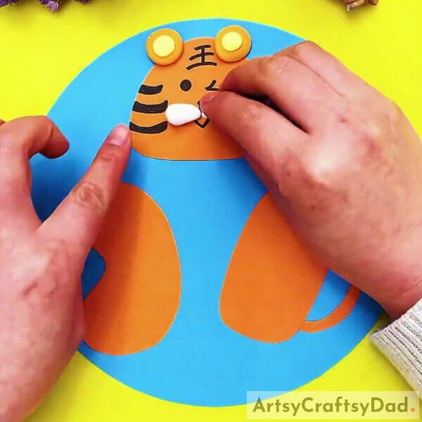 Completing The Mouth Of The Tiger- Showing Kids How to Make an Engaging Tiger Paper Cutting Craft