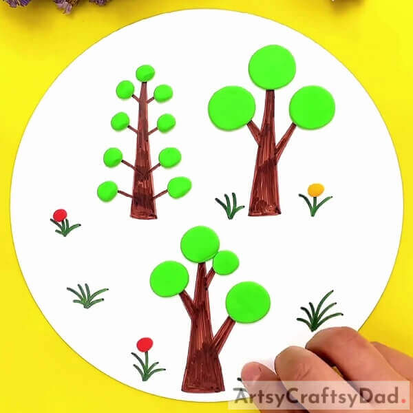 Craft Flowers- Beautiful Tree Artwork Craft Tutorial Using Clay Circles For Kids