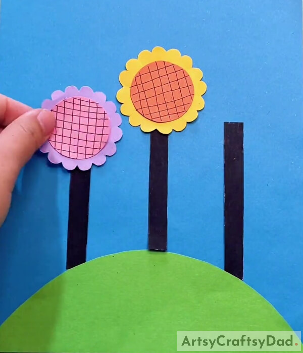 Creating One More Flower With Different Colored Papers- How to Make a Paper Sunflower Scene on a Sunny Day