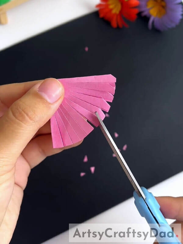 Creating Tips For Our Flower Petals- Learn How to Create Artificial Flower Decorations with Paper Cutting