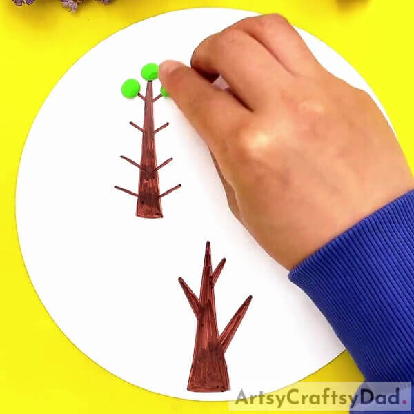 Leaves of Trees-Lovely Tree Artwork Craft Tutorial Using Clay Circles For Kids