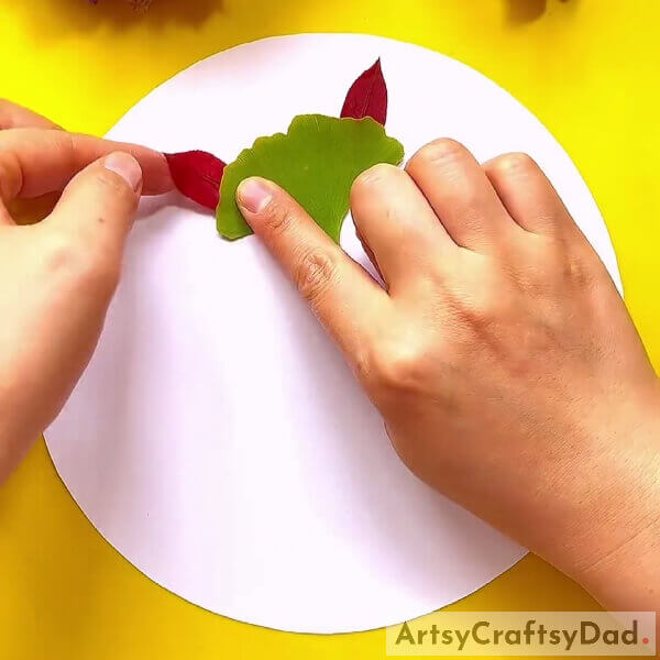 Making Ears Of The Fox- Instructions on Crafting a Leaf Fox for Kids