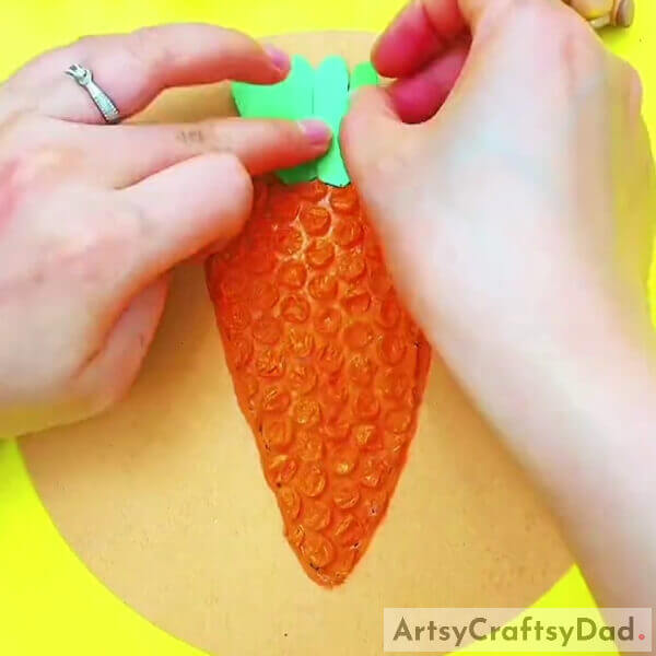 Making The Stem Of The Carrot- DIY Art Project for Kids Using Bubble Wrap and Carrots