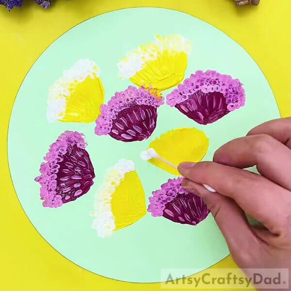 Painting Anthers Of Yellow Flowers - Amazing Flowers Bunch Painting For Beginners