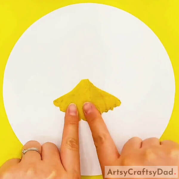 Pasting A Yellow Ginkgo Leaf- Drawing a Leaf Ballerina Posture - Handicraft Step-by-Step Guide for Little Ones