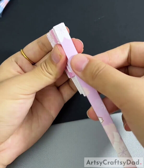 Pasting That Lengthy Piece Of Paper With Fan- How to Make a Chinese Fan with Paper – A Tutorial for Newbies 