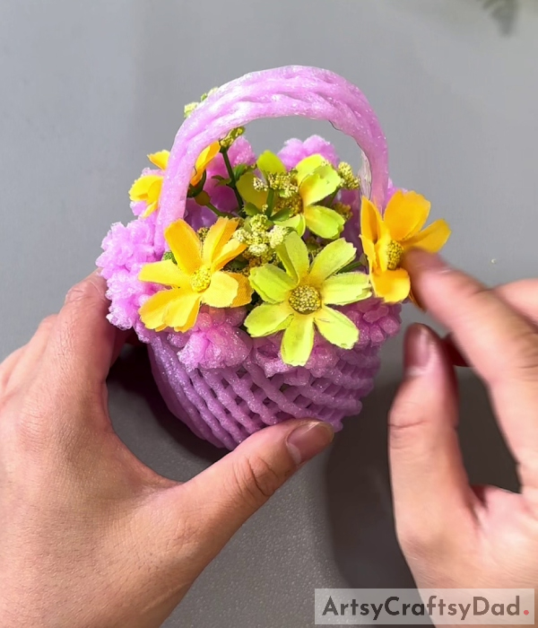 Recycled Flower Basket: Fruit Foam Net and Plastic Bottle Craft Step-by-step Tutorial - For Kids