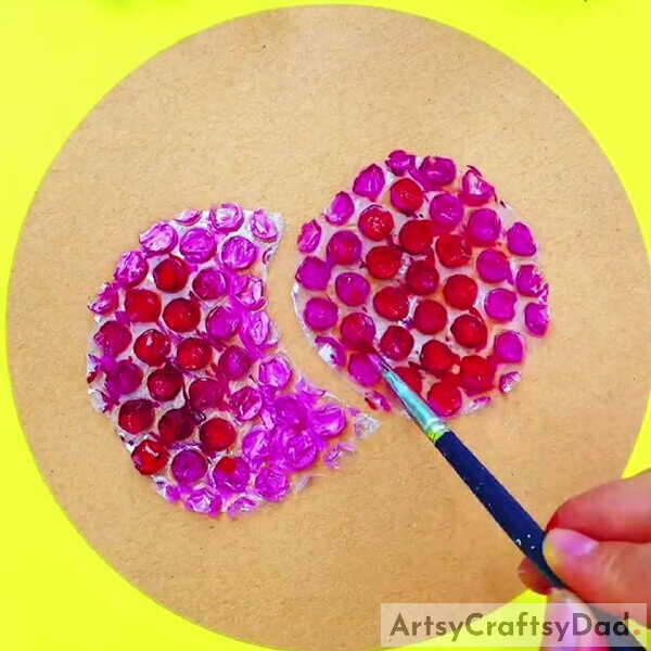 Shading The Pomegranates- A guide to creating a pomegranate-themed artwork with bubble wrap