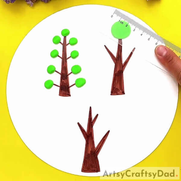 Shape the Leaves-Fantastic Tree Artwork Craft Tutorial Using Clay Circles For Kids