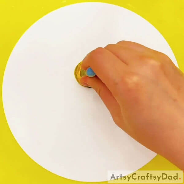 Stamping A Yellow Circle- How to create a colorful lollipop stamp painting and drawing 