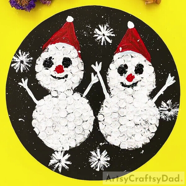 This Is The Final Look Of Your Bubble Wrap Snowmen! - Amazing Snowman Painting Craft Using Bubble Wrap Tutorial For Kids