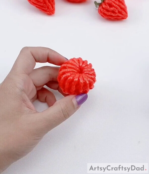 Adjust the surface, and flat portion a bit - Step-by-Step of Making a Foam Strawberry Mesh
