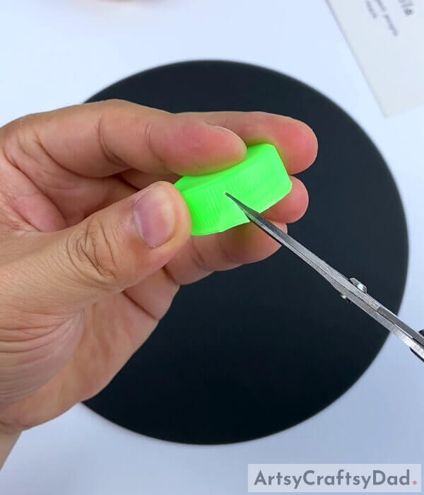 Cut It - Make a Recycled Arrow & Bow Toy Using This Tutorial