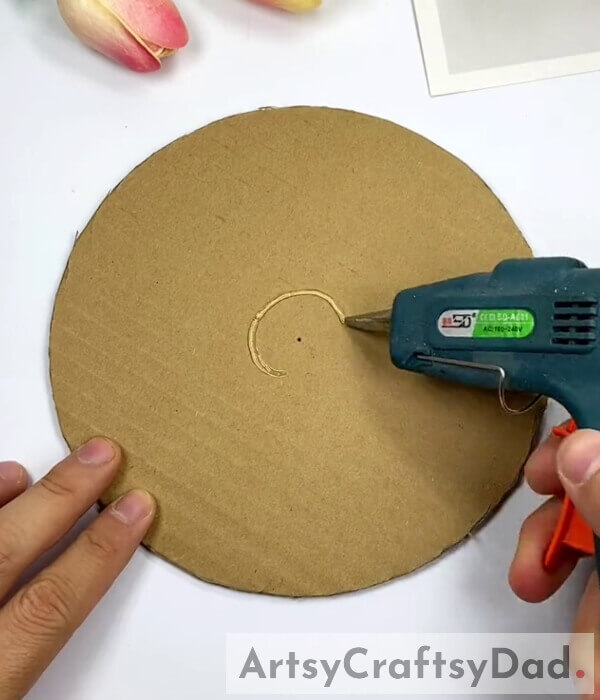 Cut and Apply Glue - Instructions for Making a Cardboard Alarm Clock Model with Children 