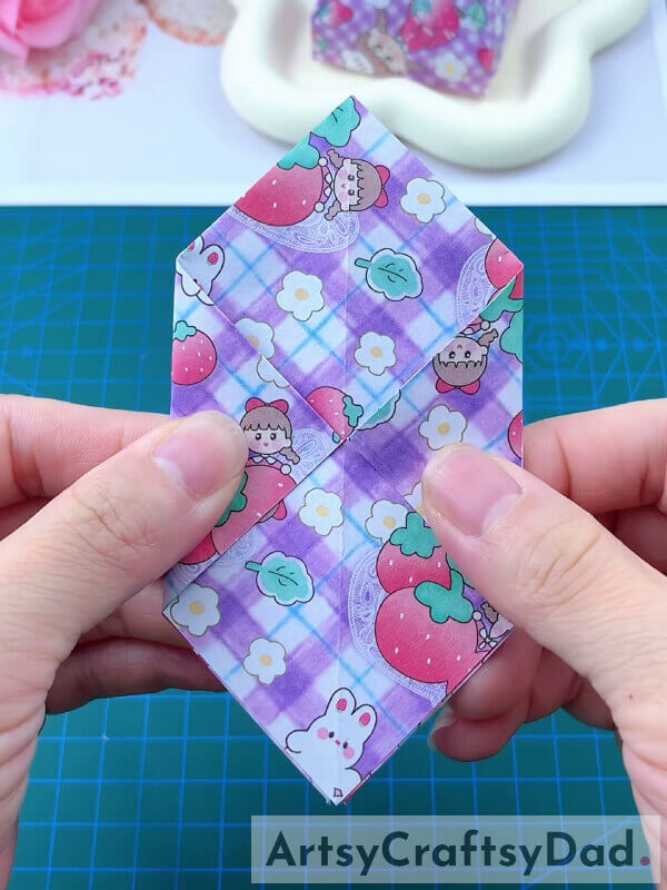 Flip and Fold - Make an origami paper keeper with this tutorial