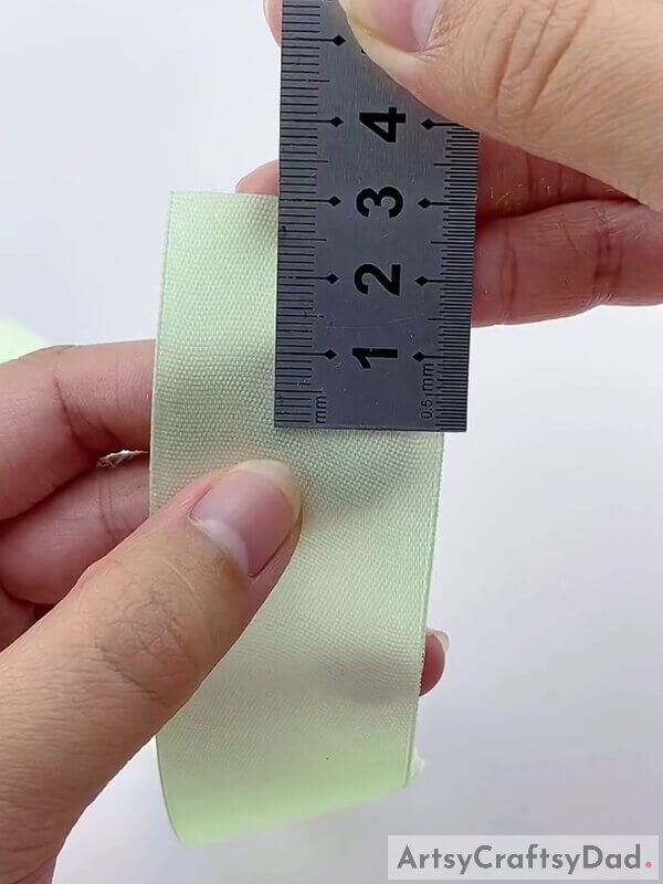 Measure Second Ribbon - Teach Kids to Create Ribbon Blooming Flowers