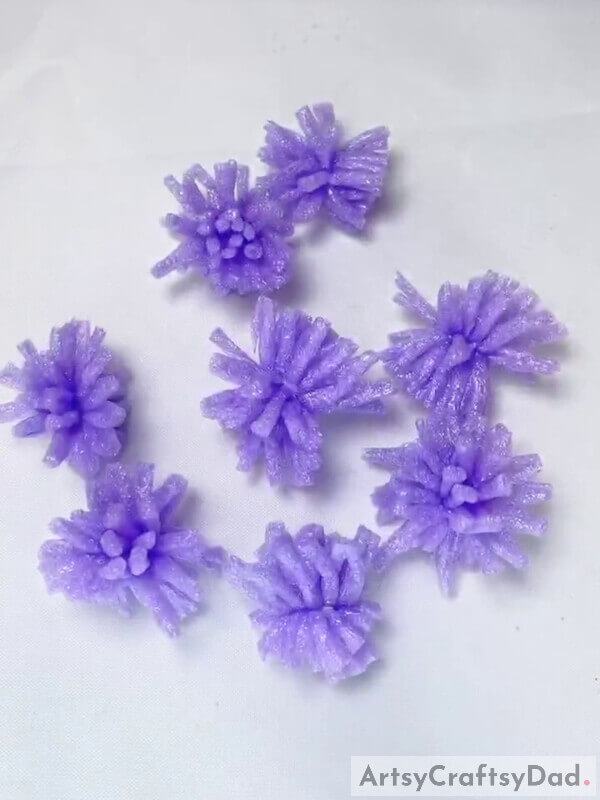 Spread Them - Crafting a Lavender Fake Flower with a Fruit Foam Net - Instructions 