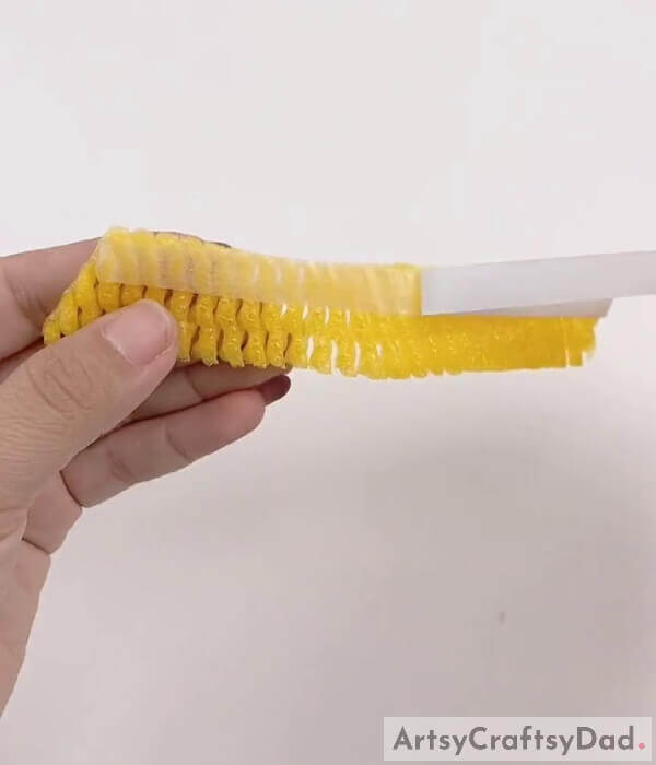 Use The Double Sided Tape - A Guide to Making a Fruit Foam Mesh from Corn for Beginners 