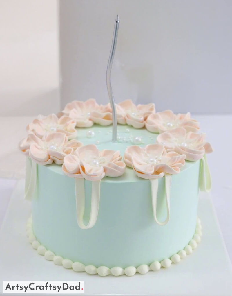Adorable Buttercream Flower Cake Idea With Curly Candle - Attractive Cake Designs with Flowers