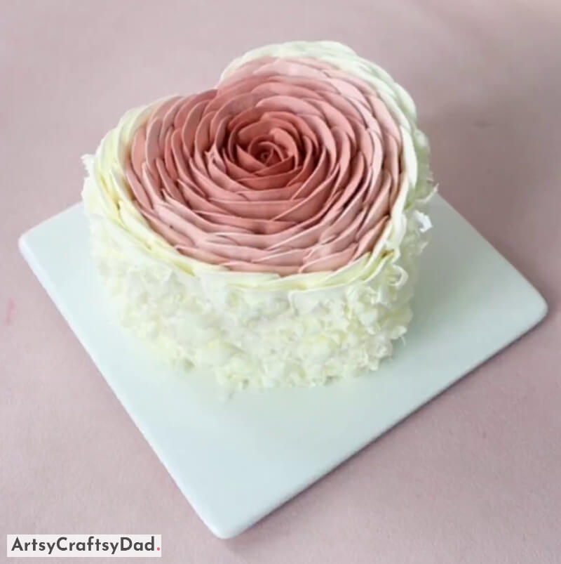 Amazing Buttercream Heart Shaped Rose Cake Decoration Idea - Designing cakes to have a Valentine's Day theme 