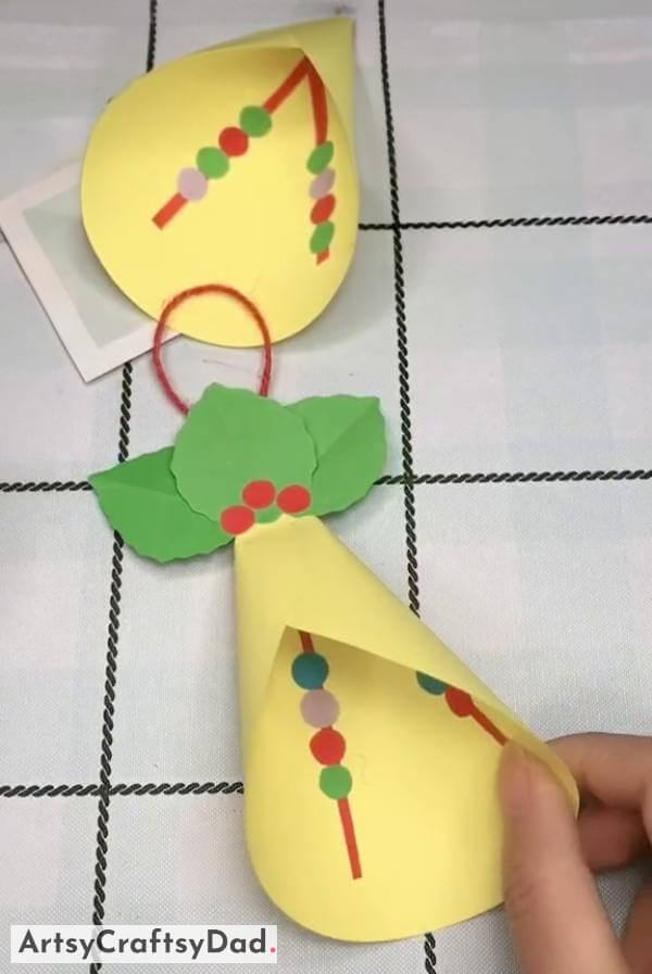 Amazing Christmas Bell Craft Idea for Little Ones - Resourceful paper projects for children