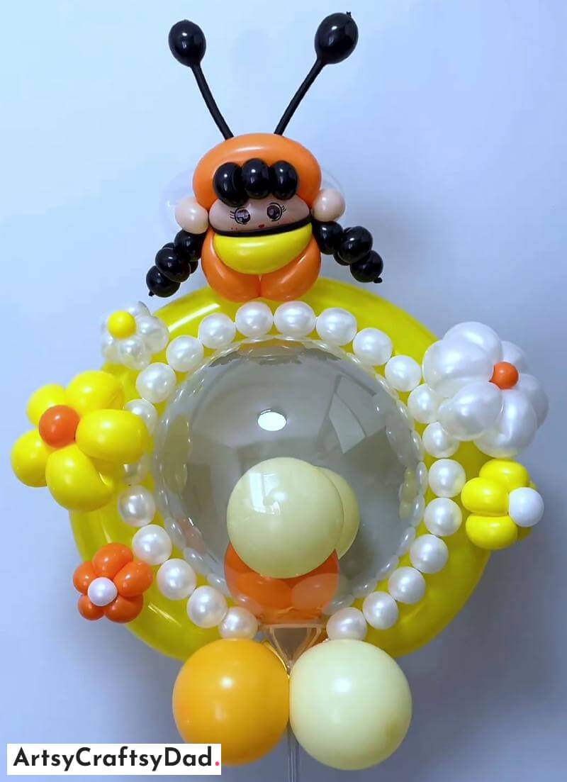 Balloon Bee and Flowers Art and Craft Idea for Themed Decoration - Creative Balloon Decor Plans For Celebrations