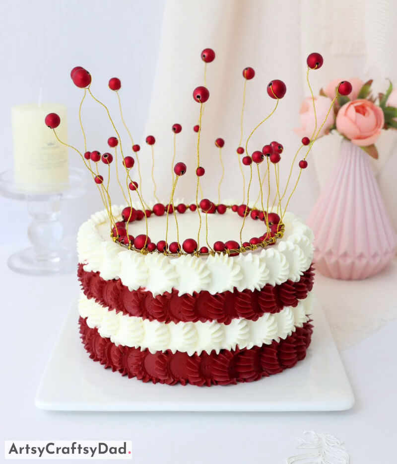 Beautiful Red Crown Cake Topper Decoration Idea for Valentine's Day - Making Valentine's Day cakes more attractive 