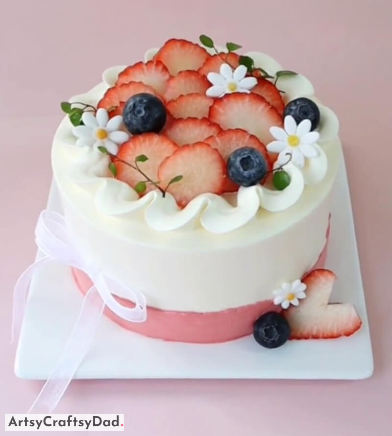 Blueberries and Strawberries Topper - Yummy Cake Decoration Idea - Palatable & Tempting Strawberry Toppings for Cake Decor