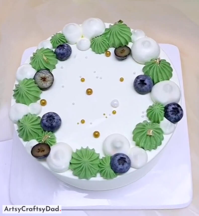 Blueberry and Buttercream Decoration on White Cake - Original Decorating Ideas for Cakes with a Fruit Theme 