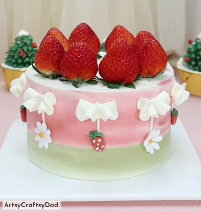 Buttercream Flowers with Real & Fondant Strawberries Topper - Cake Decoration - Tasteful & Appetizing Strawberry Toppings for Cake Decor