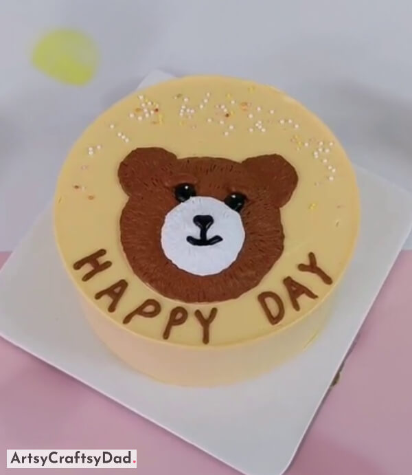 Buttercream Teddy Bear Topper - Cake Design Idea for Kids - Home cooks can find some lovely and fun cake decorating ideas