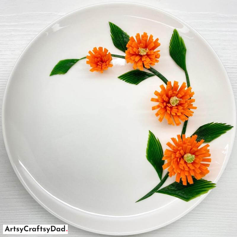 Carrot Flower and Cucumber Leaves Food Decoration - Original Decorating Techniques for Semi-Circle Patterns on Round Plates