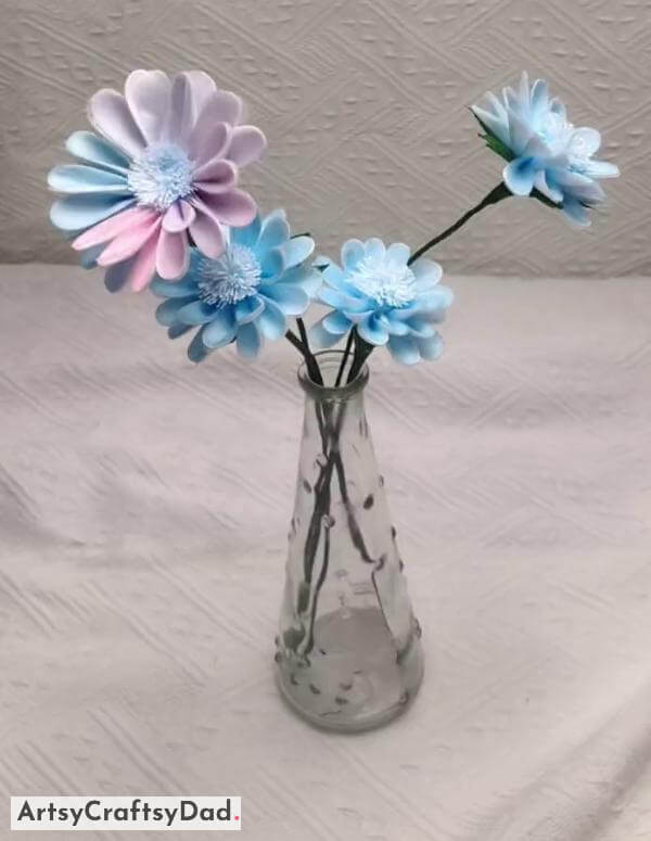 Charming Fabric Flower Decoration Craft Idea for Children - Elegant Glass Blooms Vase Works For Household Accoutrement 