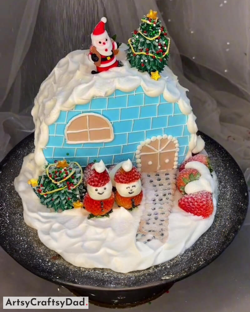 Christmas House with Santa Claus - Cake Decoration - Adorning Your Christmas Cake for a Festive Atmosphere 