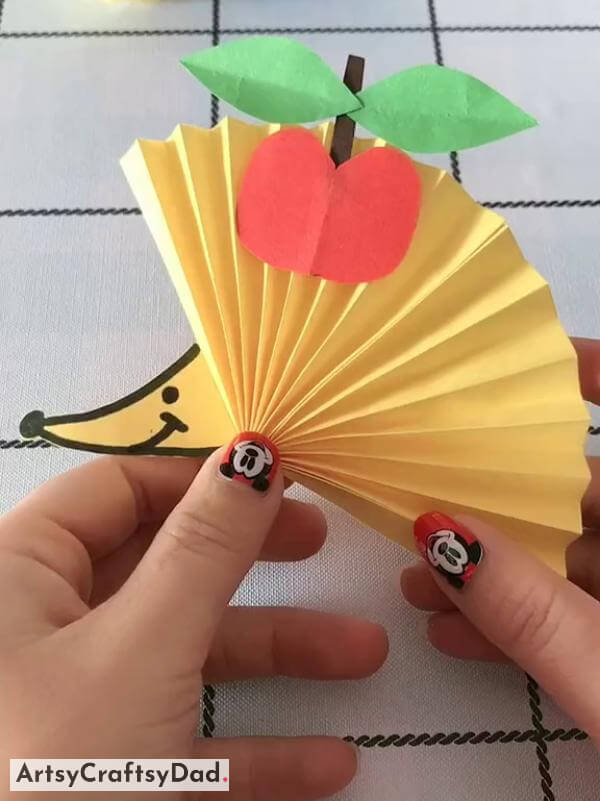 Cute Paper Hedgehog Craft Idea for Kids - Inventive homemade paper craft ideas for children 