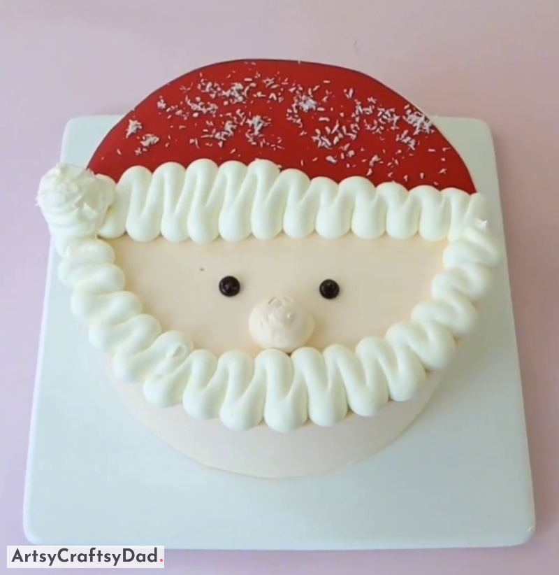 Easy Santa Face Cake Decoration Idea Using Buttercream - Making a Santa Face Cake for the Holidays