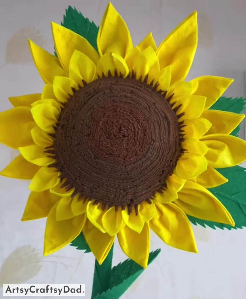 Easy To Make Sunflower Using yellow, Green & Brown Fabrics - Striking Flower Crafts and Projects Utilizing Reclaimed Supplies 