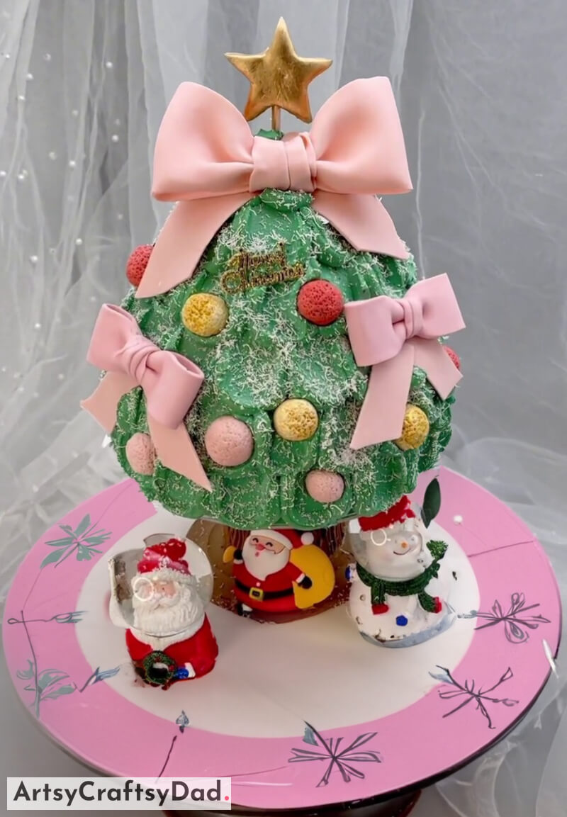 Fabulous Christmas Tree Shape Cake Design Idea - Creative Ways to Adorn Your Christmas Cake for Festive Enjoyment 