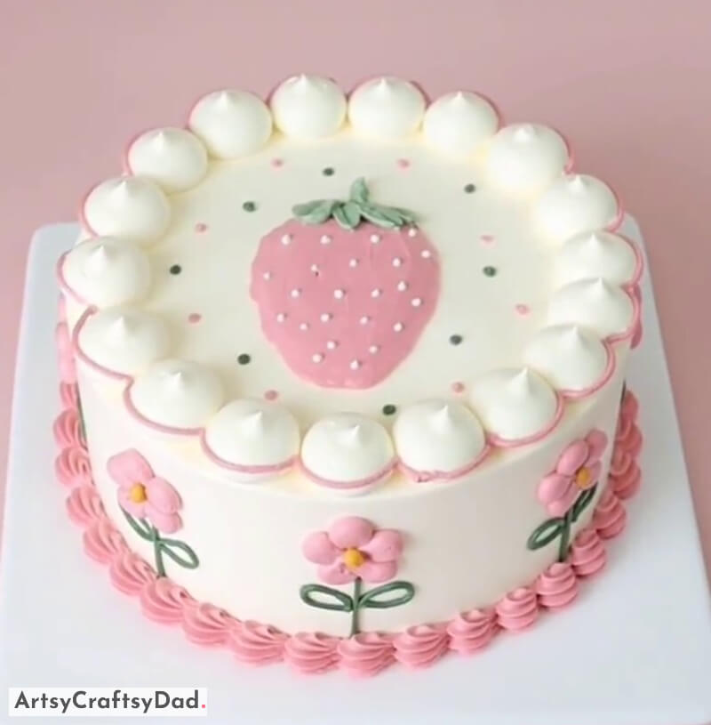 Flower and Strawberry Cake Decoration Idea - Fruit-Flavored Cake Decoration Notions
