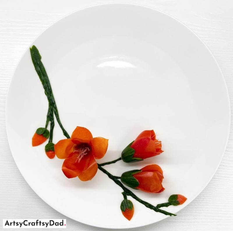 Hibiscus Flower Food Decoration Idea Using Tomato - Imaginative Styles for Adorning Semi-Circles on Round Plates
