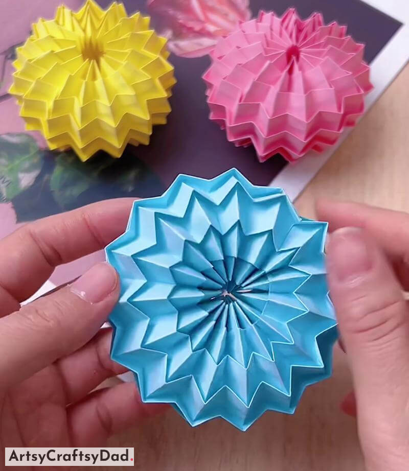Impressive Origami Paper Magic Ball Craft - Impressive Origami Paper Art Projects for Little Ones