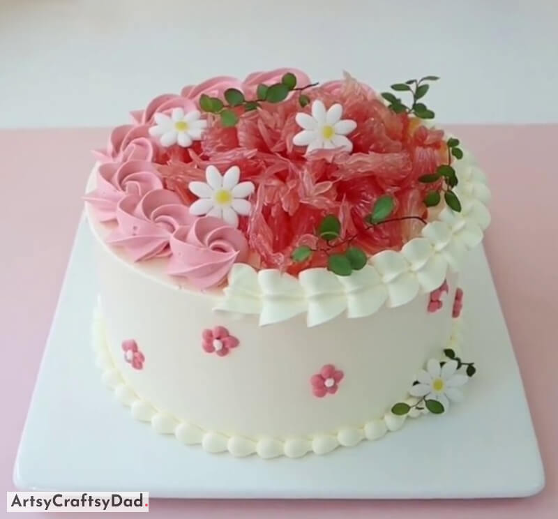 Incredible Cake Decoration Idea With White & Pink Flowers - White & Pink Cream: What You Can Do with It for Cake Design