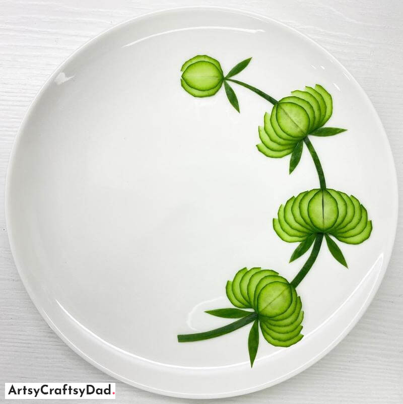 Make Cucumber Flower Design to Decorate Your Plate - Innovative Techniques for Decorating Half-Circle Designs on Round Plates